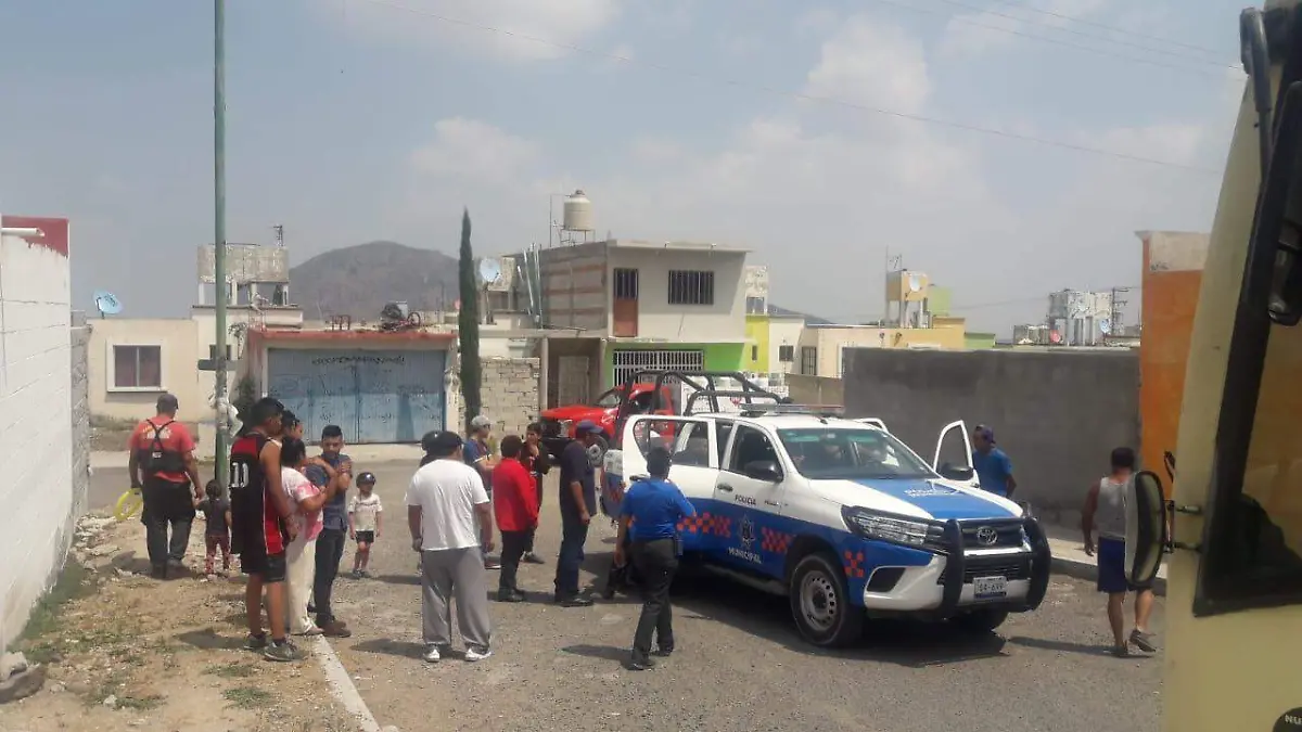 Enardecidos vecinos lograron capturar al malhechor.  foto Cortesía.